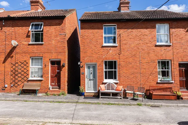 Dene Street Gardens, Dorking, RH4, photo 3