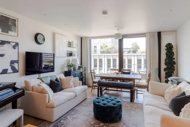 Photo 3 — Wood Crescent, London, W12 7GJ