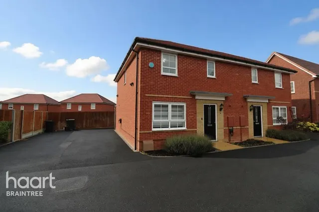 Moorhen Road, Dunmow, CM6, photo 1