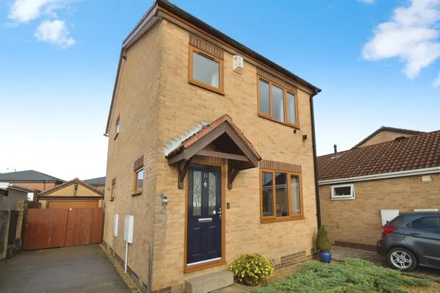 Photo 2 — Darwall Close, High Green, Sheffield, South Yorkshire, S35