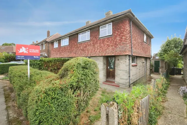 The Crescent, Egham, TW20, photo 1