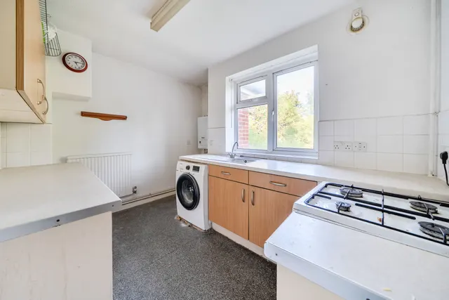 Photo 3 — 26 Hillyard Road, London