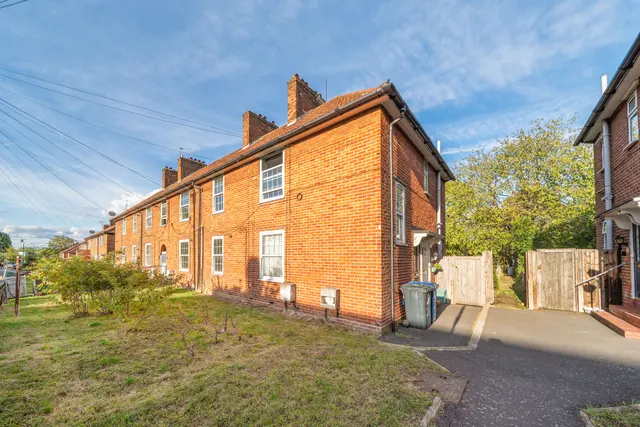 26 Hillyard Road, London, photo 1