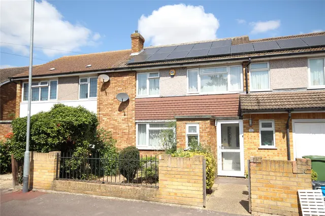 Lansbury Avenue, Chadwell Heath, RM6, photo 1