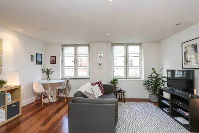 Photo 2 — Bromells Road, Clapham Common, SW4 0BG
