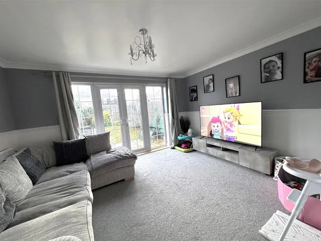 Photo 3 — Adisham Green, Kemsley, Sittingbourne ME10 2RQ