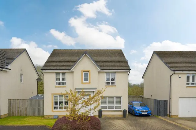 Photo 2 — Kingsbarns Gardens, Cumbernauld, G68 0FX