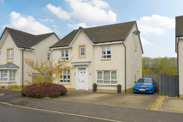 Kingsbarns Gardens, Cumbernauld, G68 0FX, photo 1