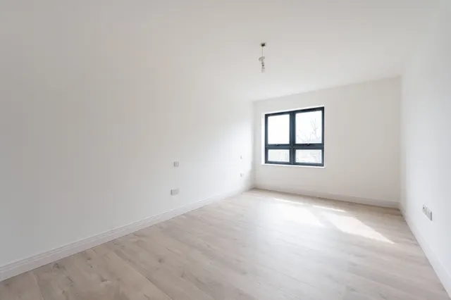 Photo 2 — Flat 7, Landsmore House, 3 More Close, Purley