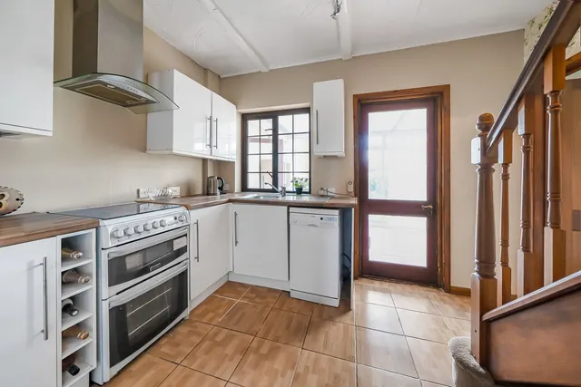 Cambridge Road, Ashford, TW15, photo 3