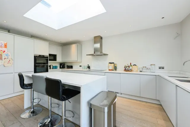 Orchard Close, Fetcham, KT22, photo 3