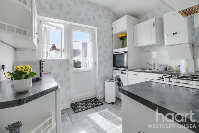 Rochford Avenue, Westcliff-on-Sea, SS0, photo 2