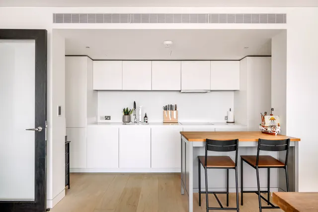 Photo 3 — Centre Point Residences, Oxford Street, London