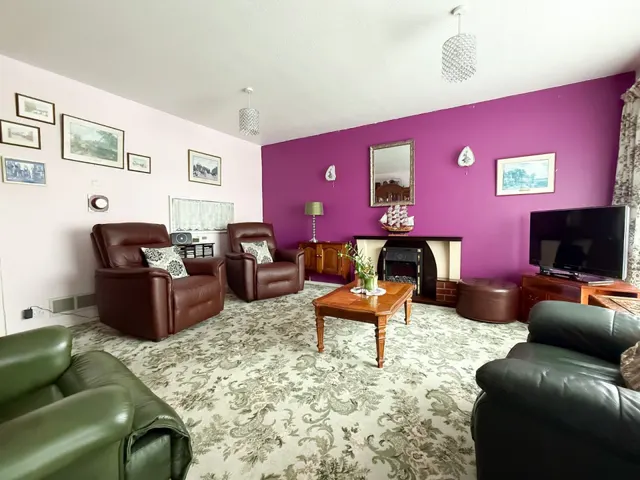 Amberley Gardens, Nailsea, BS48, photo 2