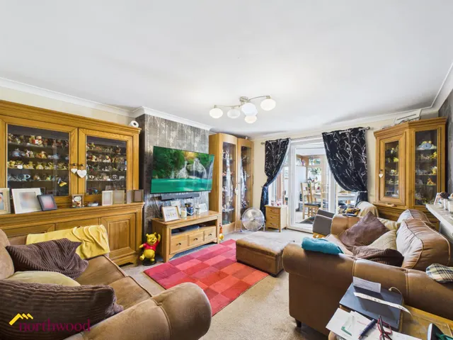 Malvern Close, Banbury, OX16, photo 2