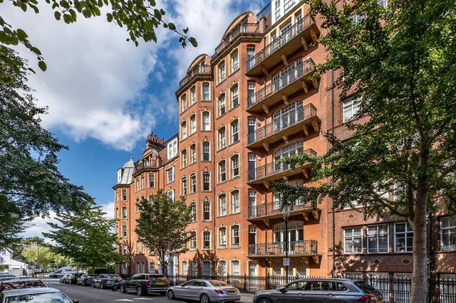 Oakwood Court, London, W14, photo 1