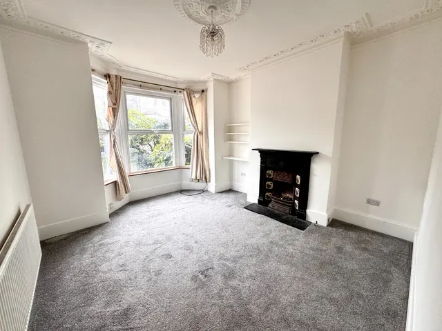 Photo 3 — Griffin Road, Plumstead, London, SE18 7QD