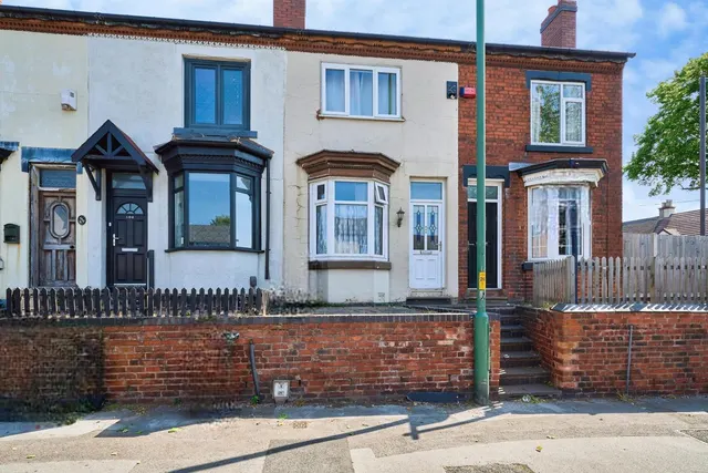 Bloxwich Road, Walsall, West Midlands, WS3, photo 1