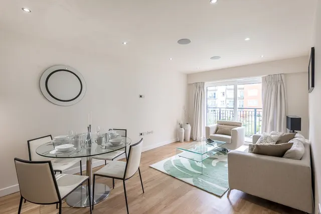 Photo 2 — 24 Empire House, 6 East Drive, London
