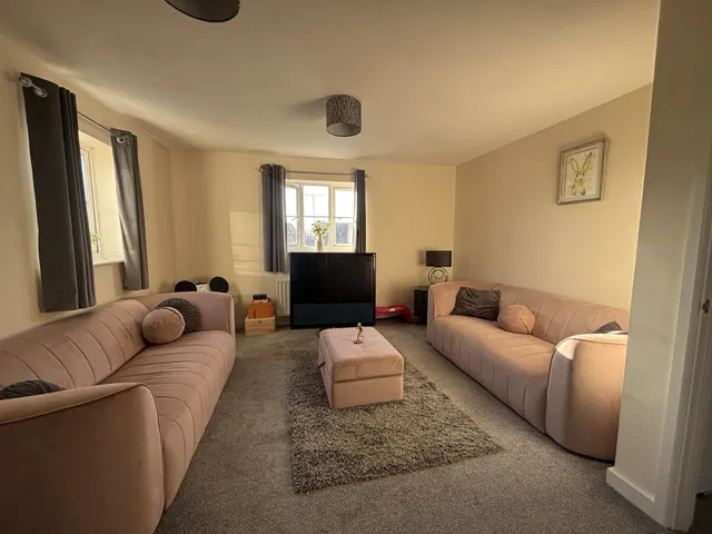 Minnow Close, Calne, SN11, photo 3