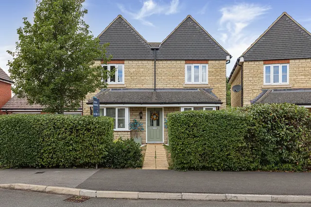 Whittington Crescent, Wantage, photo 1
