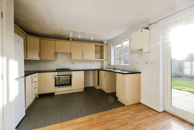Highclere Road, Peterborough, PE7, photo 2