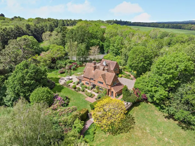5 bedroom house — Ensfield Road, Leigh, Tonbridge, Kent, TN11 8RX