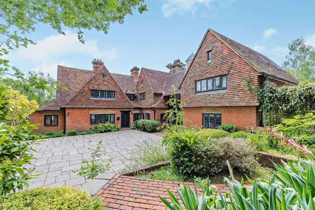 Photo 2 — Ensfield Road, Leigh, Tonbridge, Kent, TN11 8RX