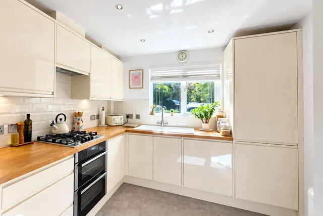 Chilberton Drive, Redhill, RH1, photo 3