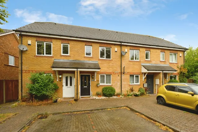 Chilberton Drive, Redhill, RH1, photo 1