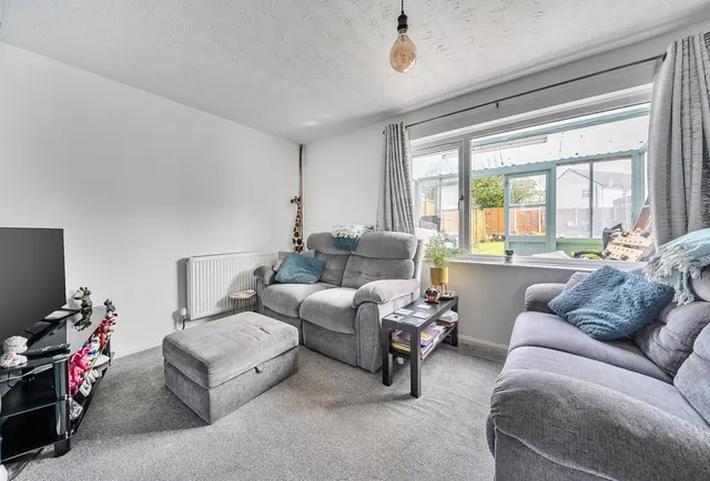 Photo 3 — Beaufort Road, Gloucestershire, Yate, BS37 5DS