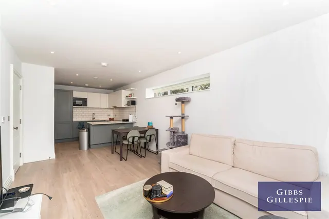 Bogart House, Ealing, W5, photo 1