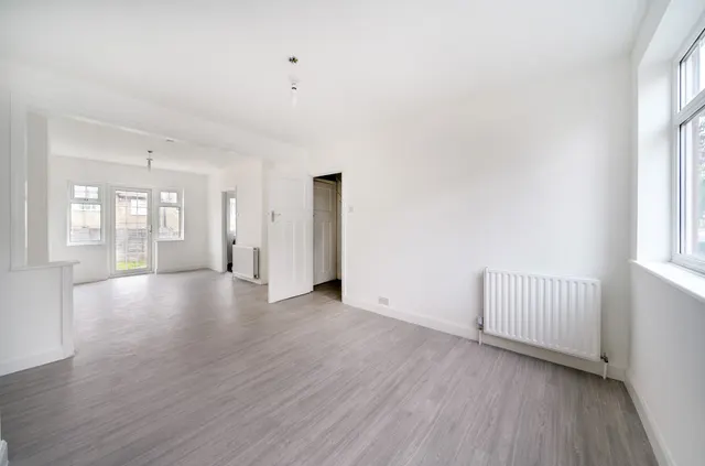 Waverley Road, London, SE25, photo 1