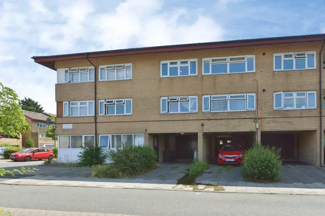 Ramsons Avenue, Conniburrow, MK14, photo 1