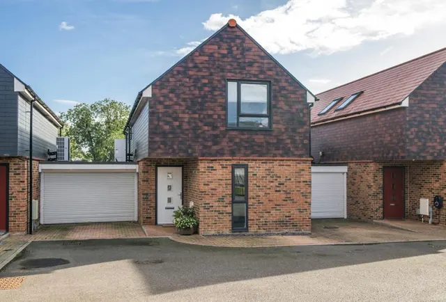 Queens Head Close, Aston Cross, GL20, photo 1