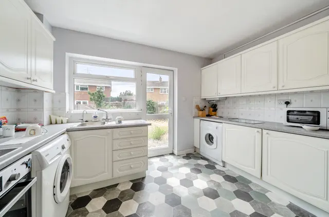 Photo 3 — Sandy Lane, Farnborough, Hampshire, GU14 9JB