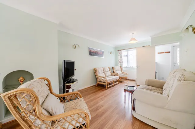 Photo 2 — Sandy Lane, Farnborough, Hampshire, GU14 9JB