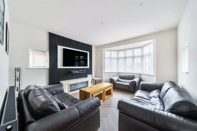 Photo 2 — Copse Avenue, West Wickham, BR4