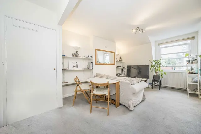 Oak Road, W5, photo 2
