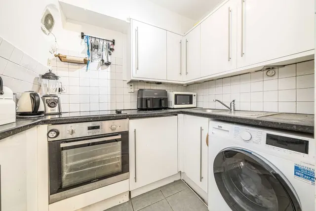 Oak Road, W5, photo 3