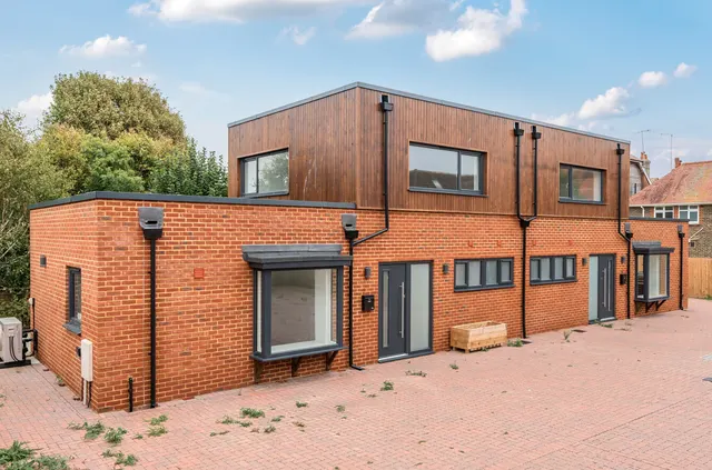 Pavilion Road, Worthing, BN14, photo 1