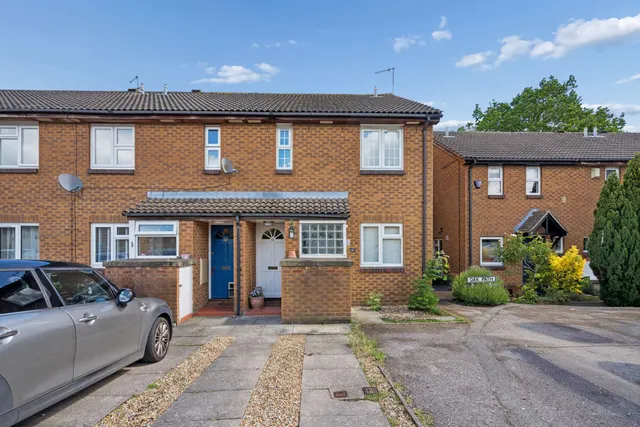 Mortimer Close, Bushey, WD23, photo 1