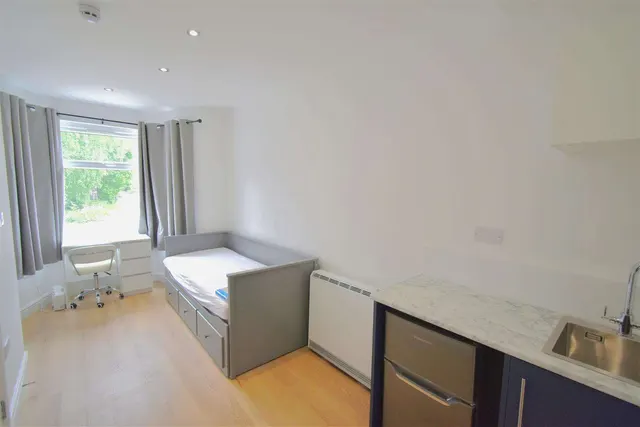 Priory Road, Dartford, DA1, photo 2