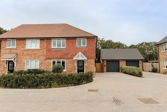 Ellington Mews, Manston, Ramsgate, Kent, CT12 5NF, photo 1