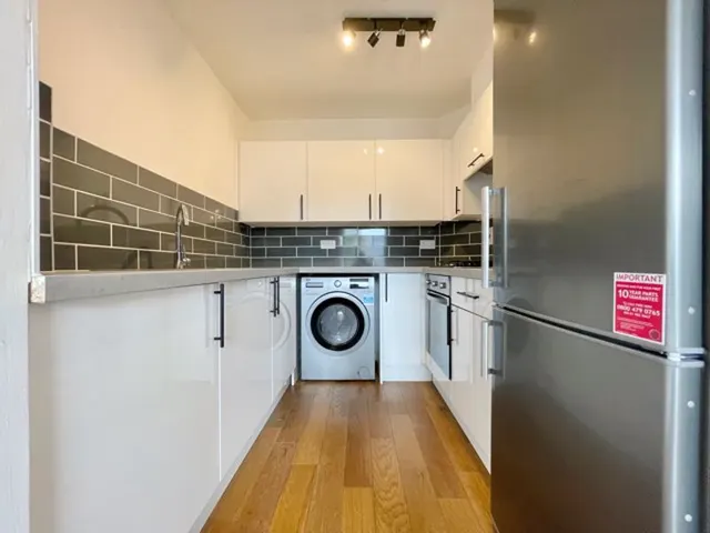 Photo 2 — Asher Way, London E1W 2JF