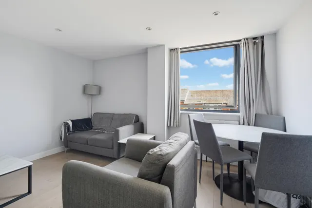 Field End Road, HA4, photo 2