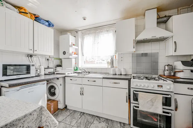 Photo 3 — 161 Boleyn Road, London