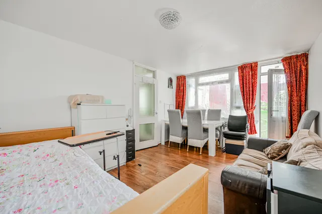 161 Boleyn Road, London, photo 1