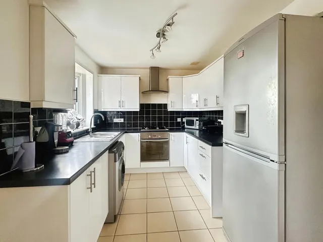 Overton Walk, Wolverhampton, WV4, photo 2