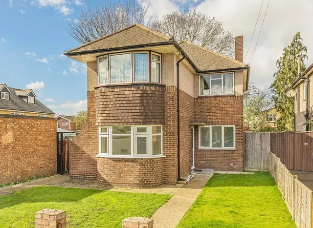 Millbourne Road, Hanworth, TW13, photo 1